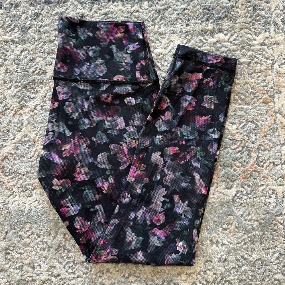 LULULEMON woman’s Wunder Under Crop ( high-rise) Size 8